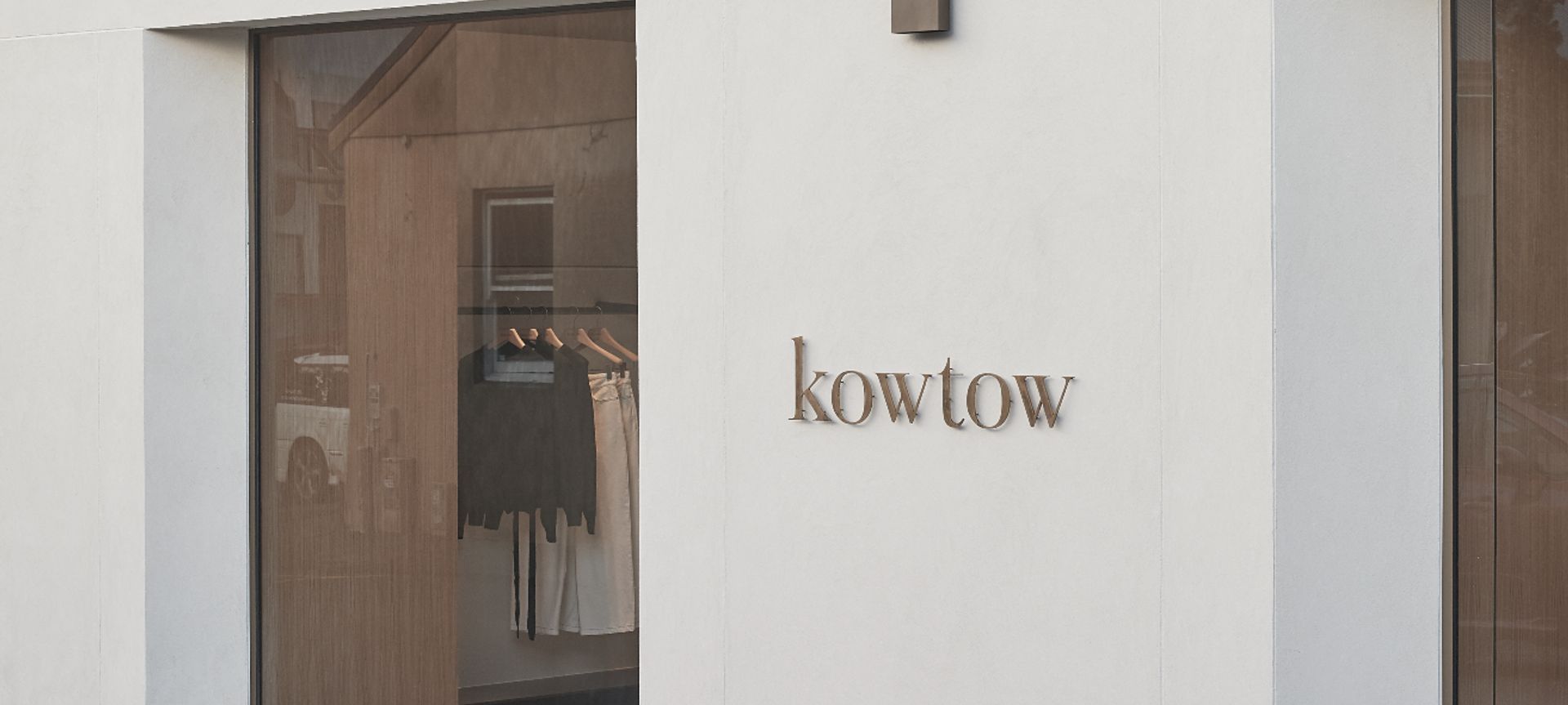 Kowtow, Auckland banner