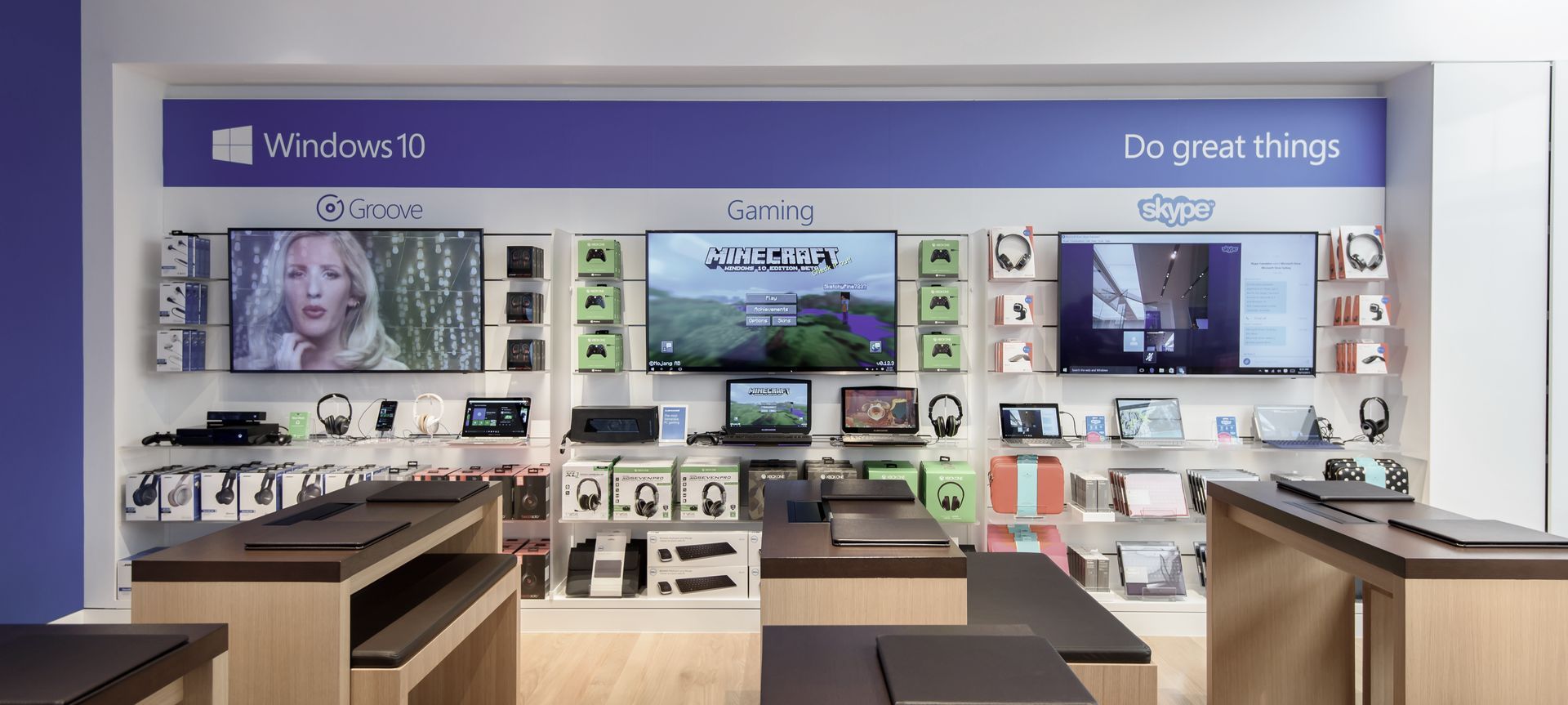 Microsoft Store, Pitt St banner