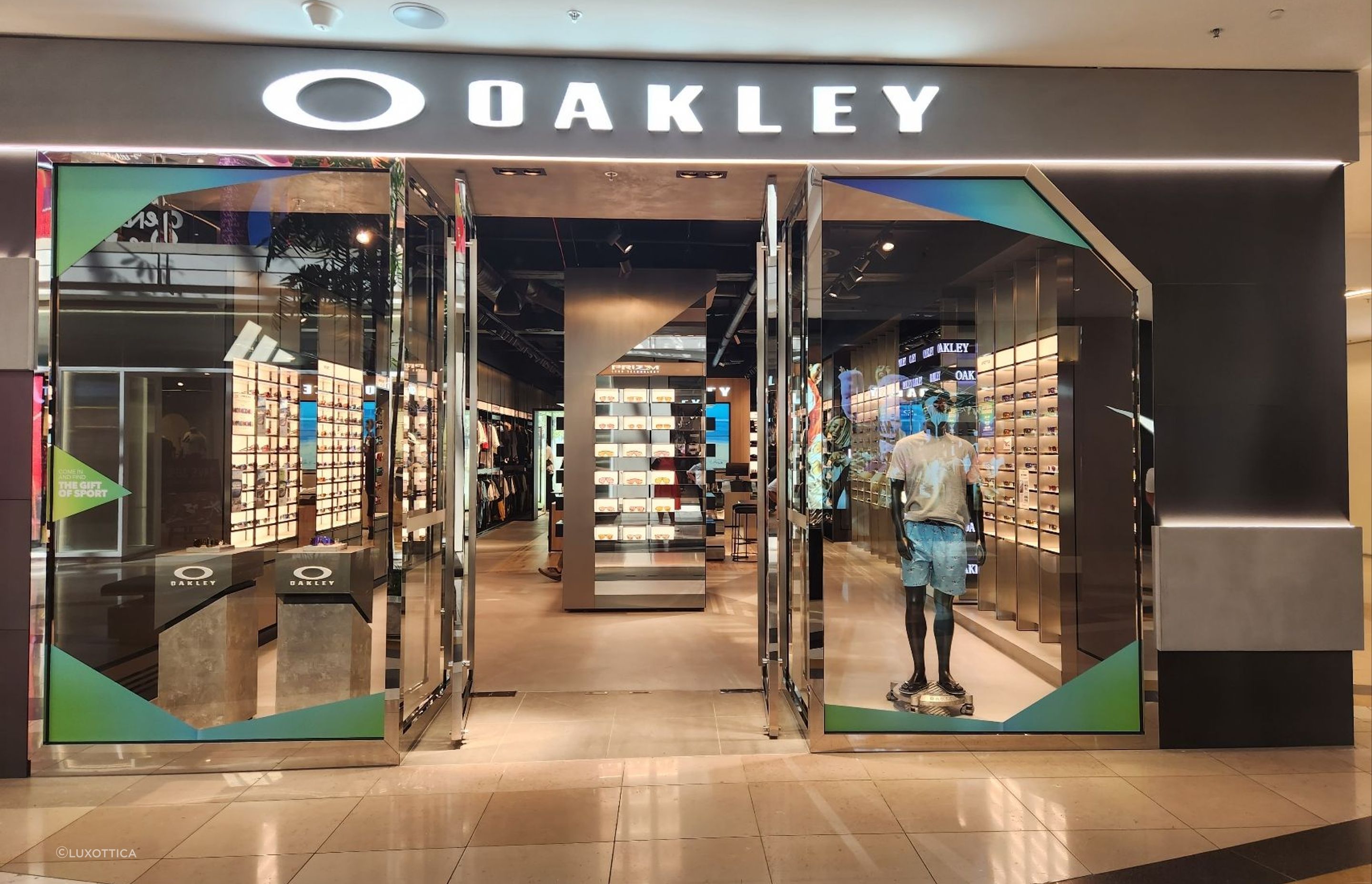Oakley-1.jpeg