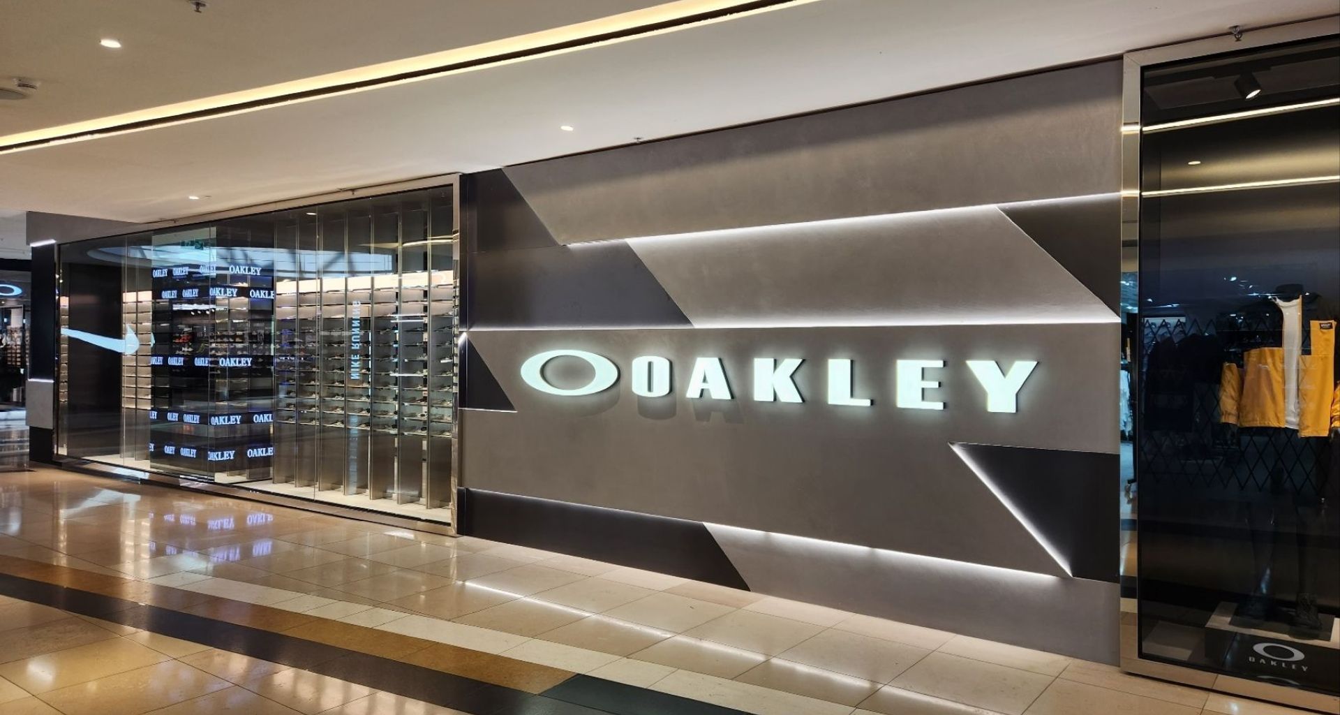 Oakley | Chadstone Shopping Centre banner