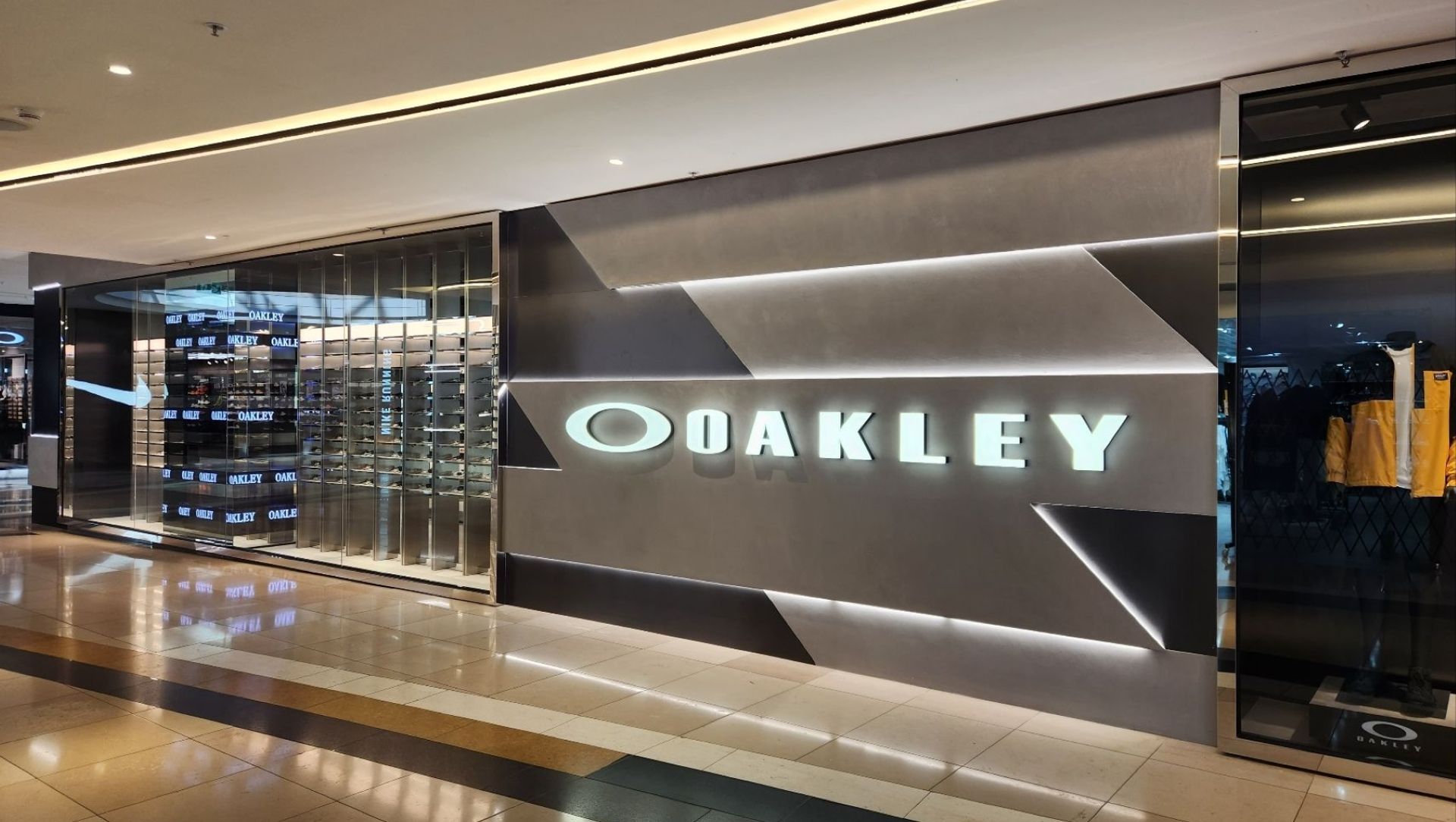 Oakley | Chadstone Shopping Centre banner