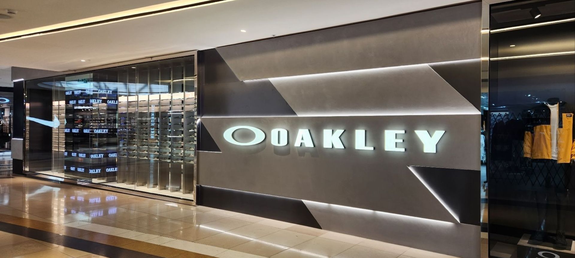Oakley | Chadstone Shopping Centre banner