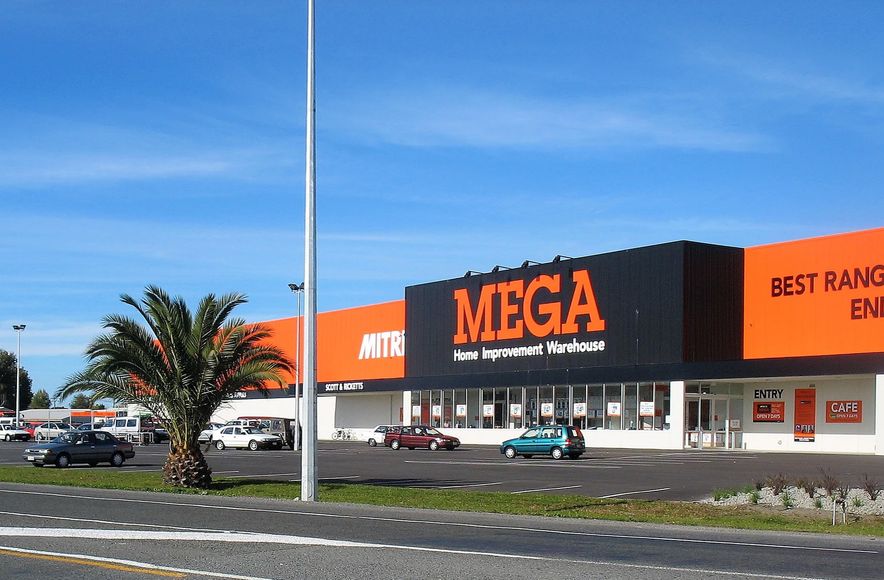 Mitre 10 Mega, Napier