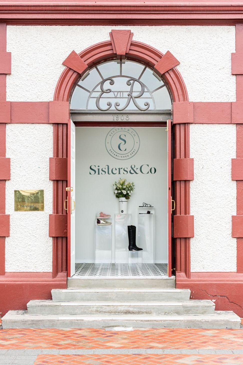 Sisters &amp; Co Cambridge Retail Fitout