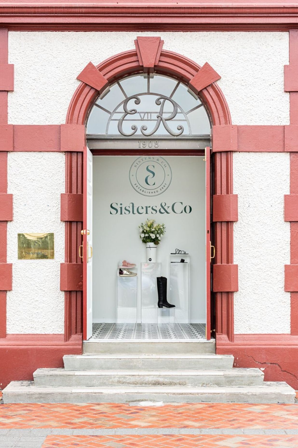 Sisters &amp; Co Cambridge Retail Fitout