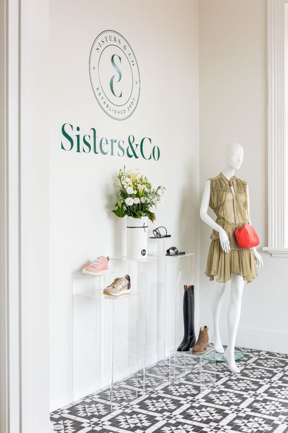 Sisters &amp; Co Cambridge Retail Fitout