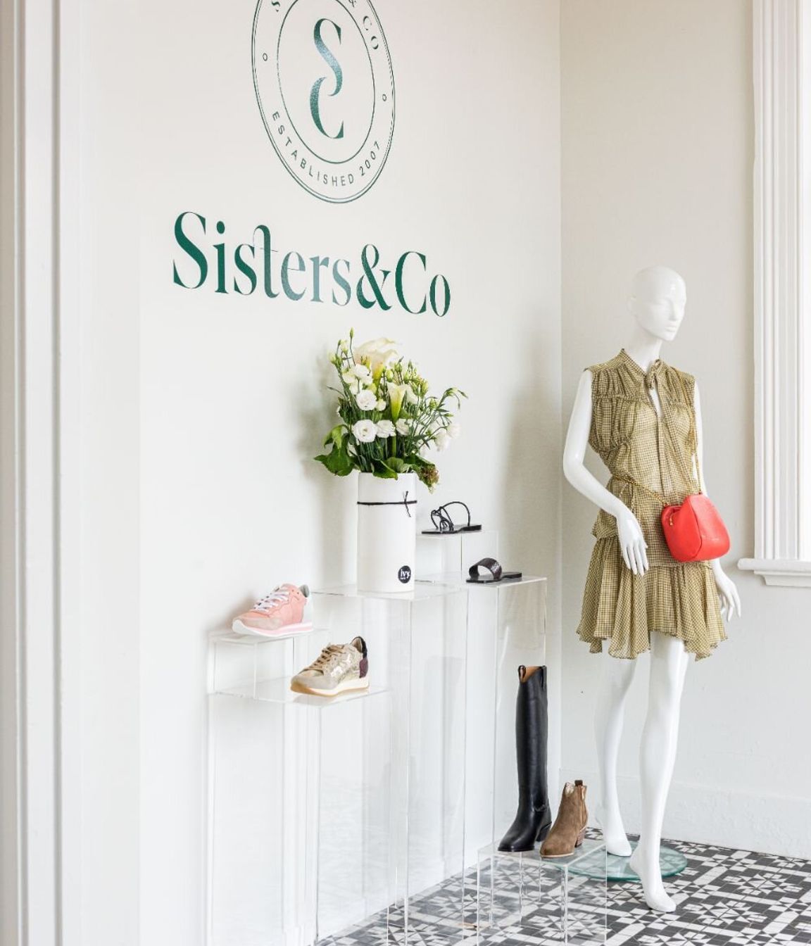 Sisters &amp; Co Cambridge Retail Fitout