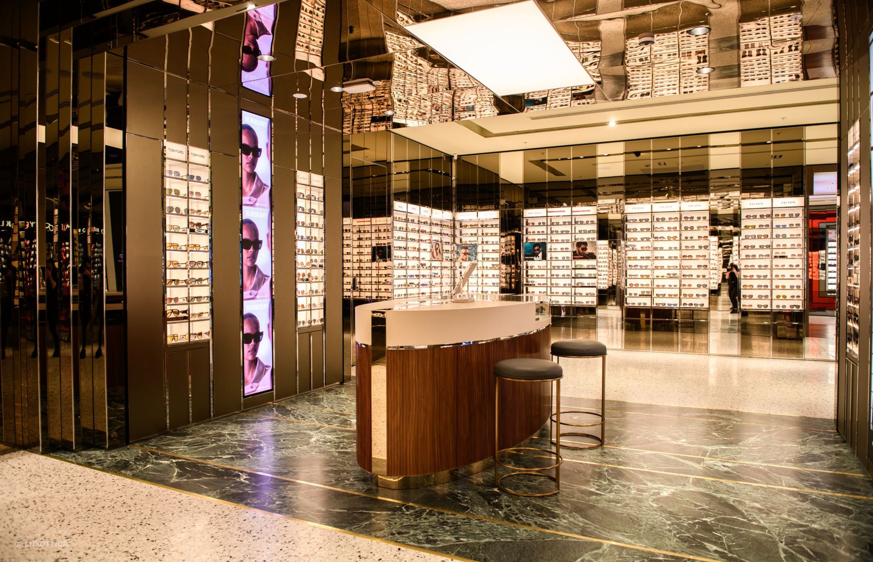 Sunglass-hut-sydney-1.jpeg