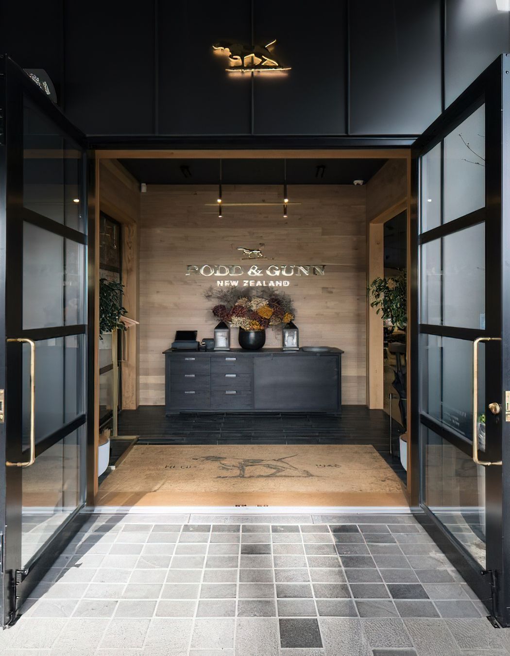 Rodd & Gunn Store + Lodge Bar