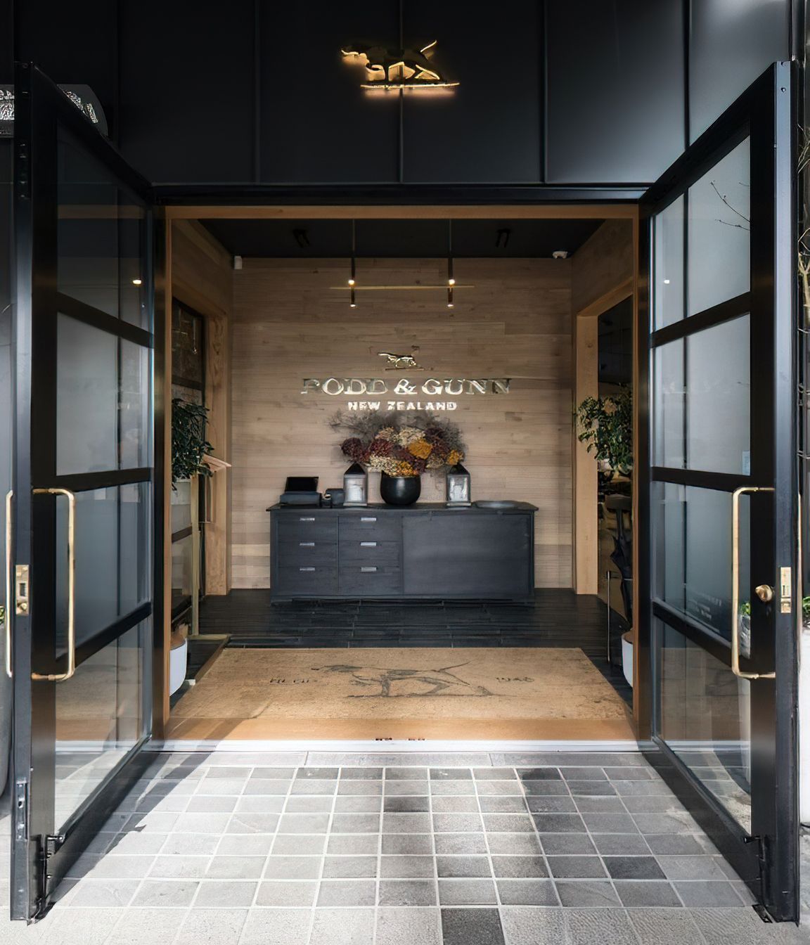 Rodd &amp; Gunn Store + Lodge Bar