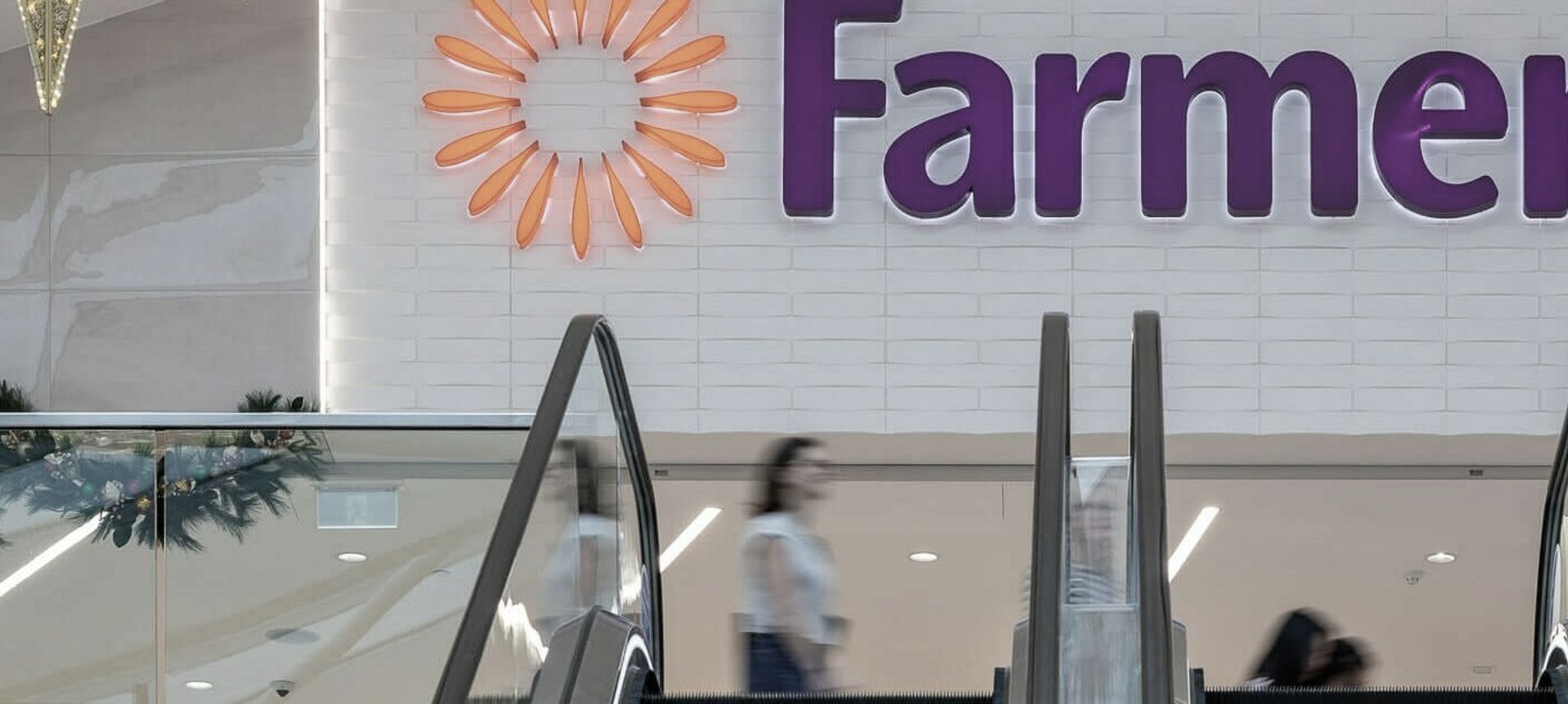 3D Farmers Wall Façade banner