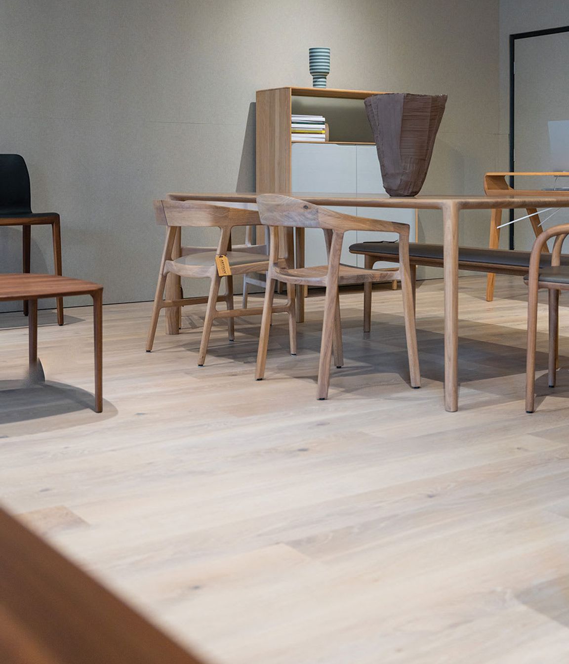 projectauhw8108camberwell13ducksnestshowroom11portrait.jpg
