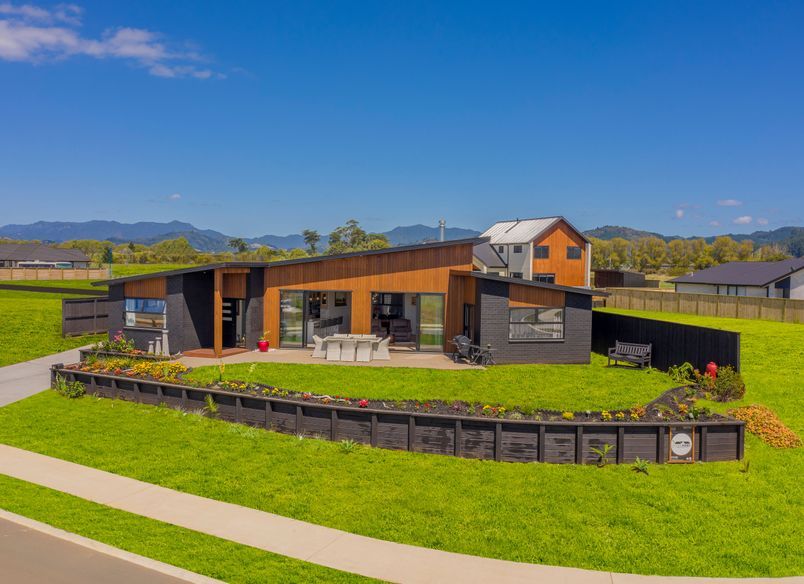 Brown House - Whitianga Waterways