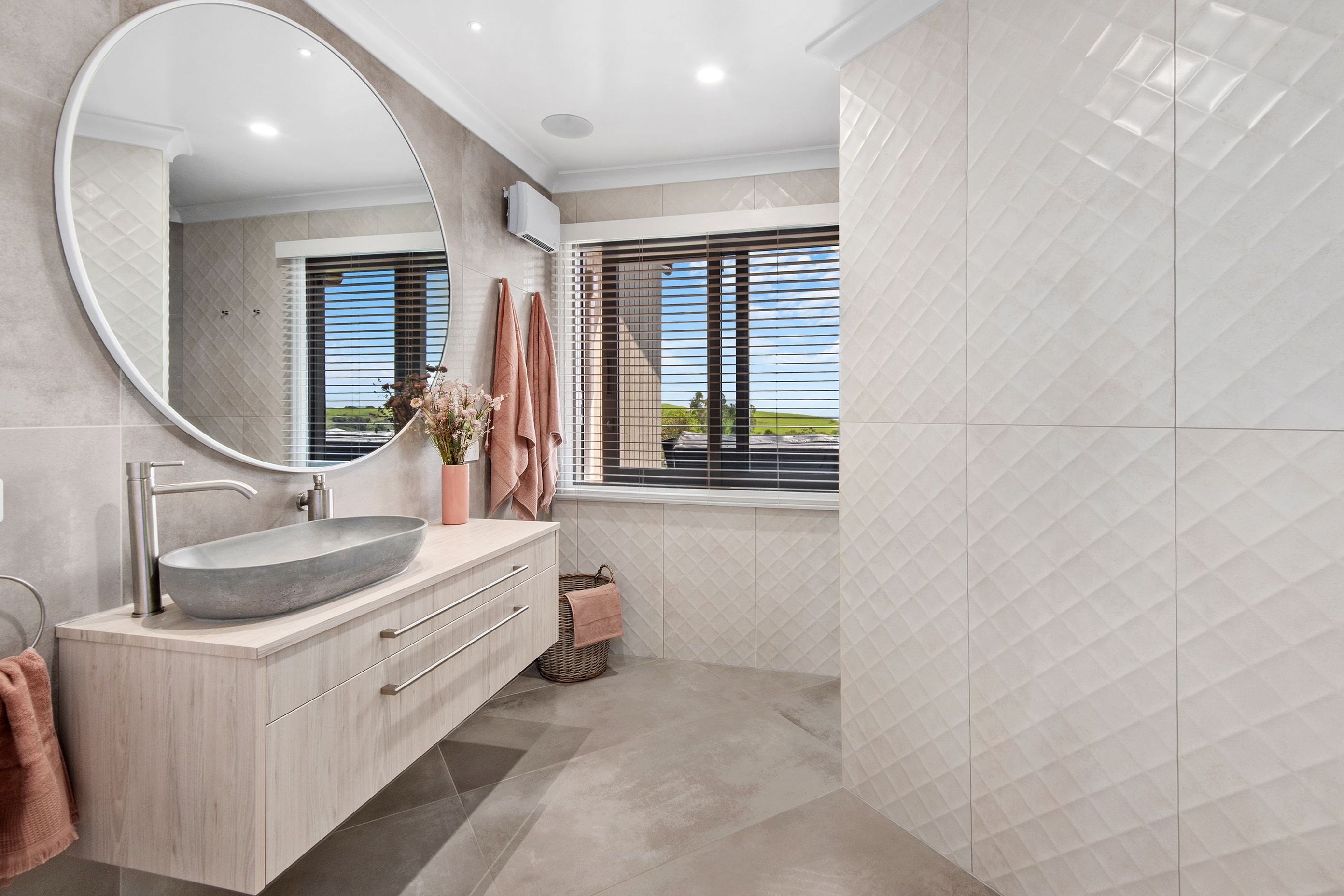 026Open2viewID553122-TaipaViewRd16a.jpg