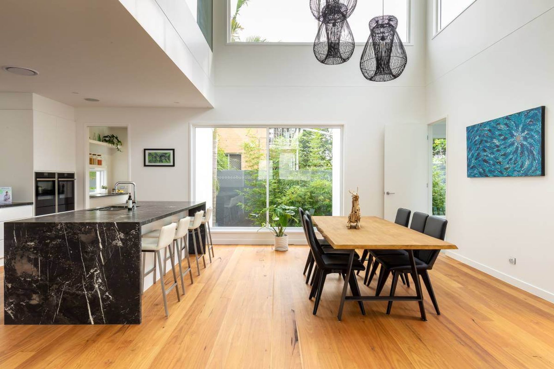 Acanthus Avenue