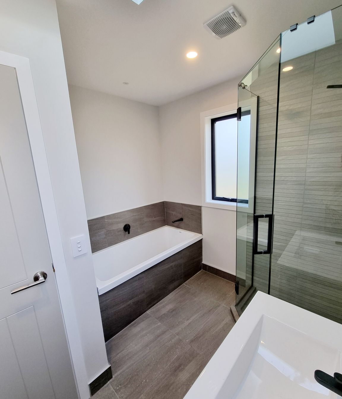 Landmark New Build in Akatarawa