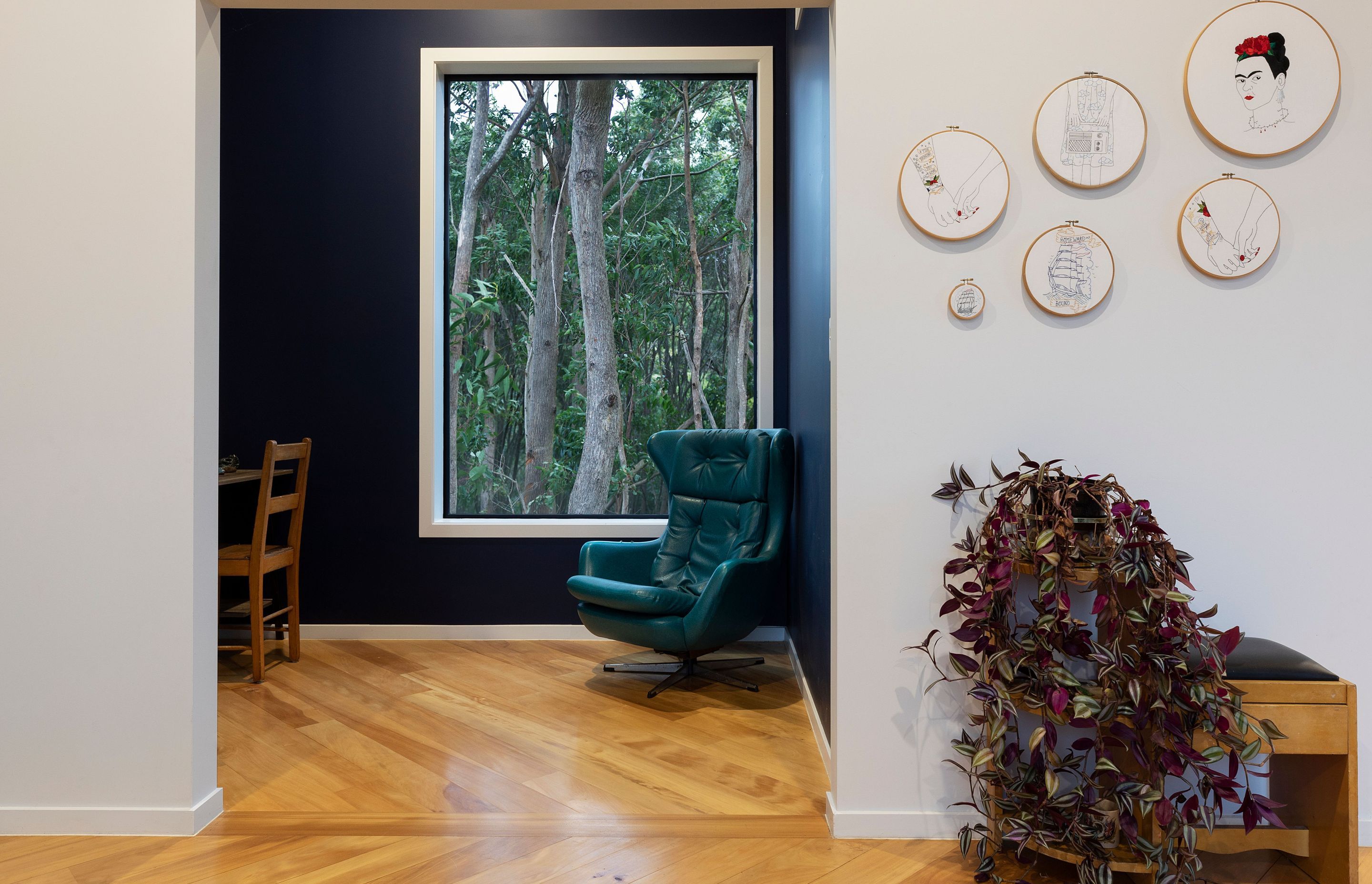 A small study, located directly to the left of the front door peeks into a stand of eucalypts, reinforcing the ever-present connection between the built and natural environments.