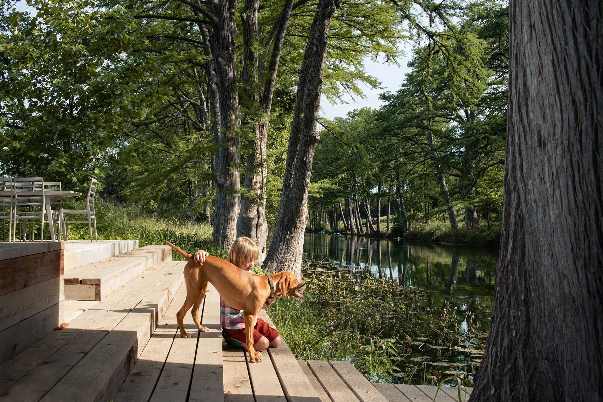 24CampFrioCuppettKilpatrickArchitectureandInteriorDesigndeck-waterfront.jpg