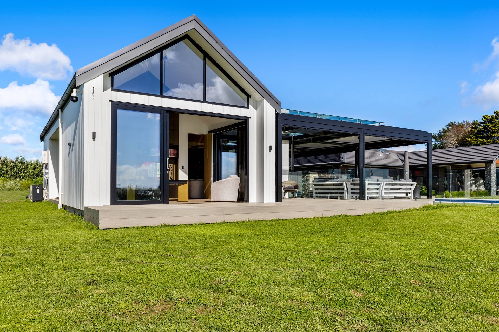 Karaka Boutique Pool House