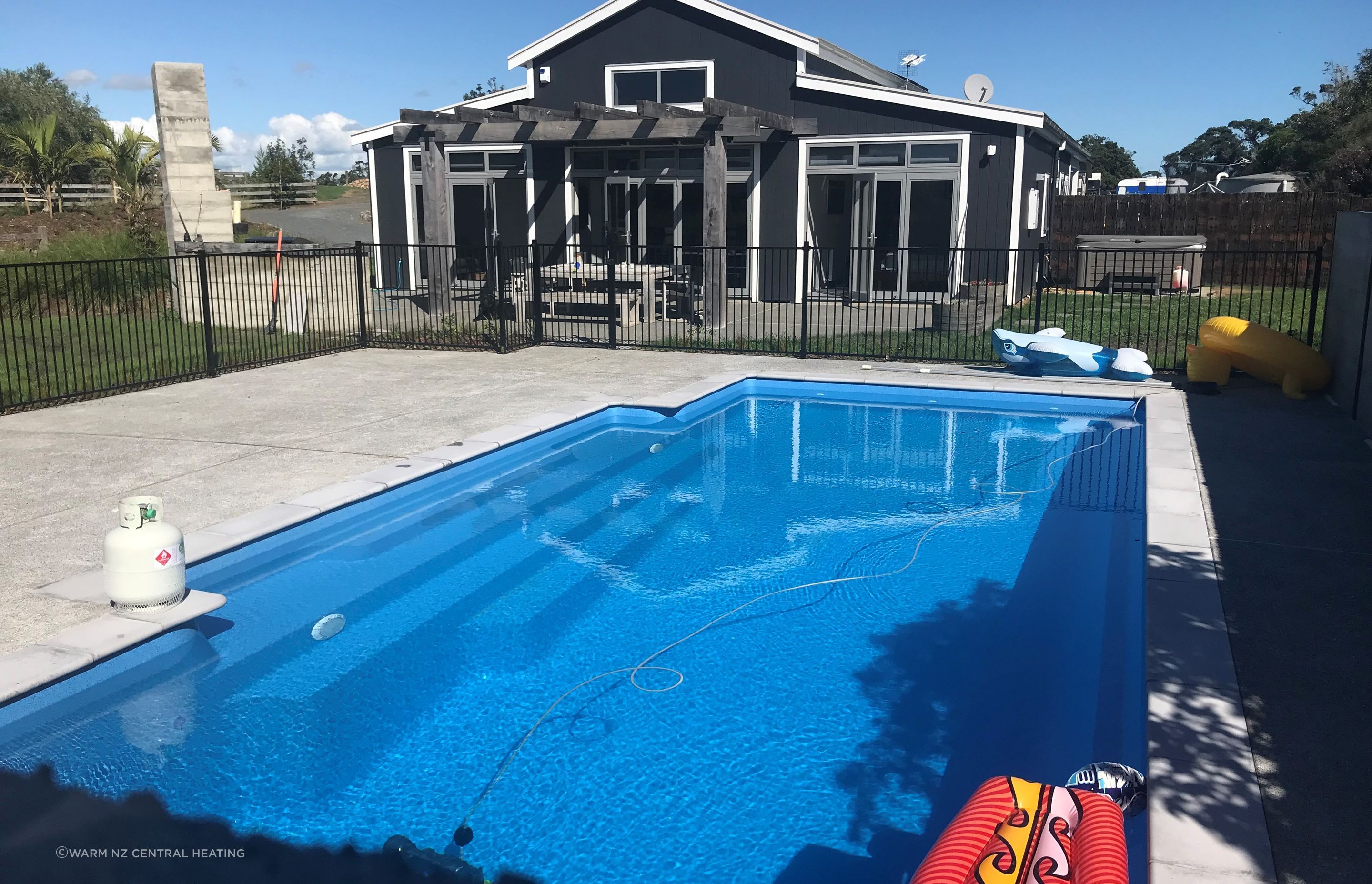 Clarks Beach - Heated Swimming Pool