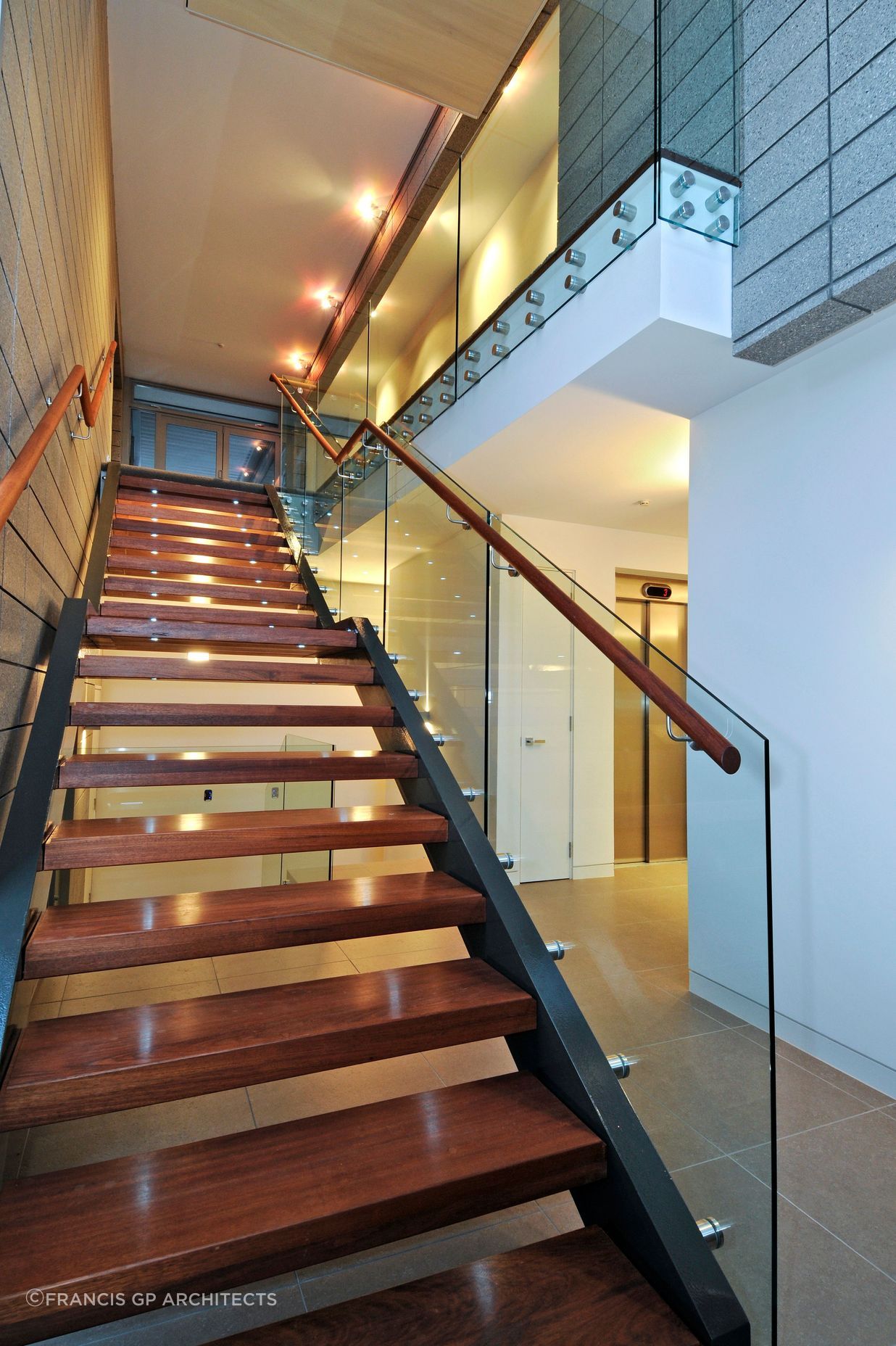 31031-Open2view-ID307715-Aotearoa.jpg