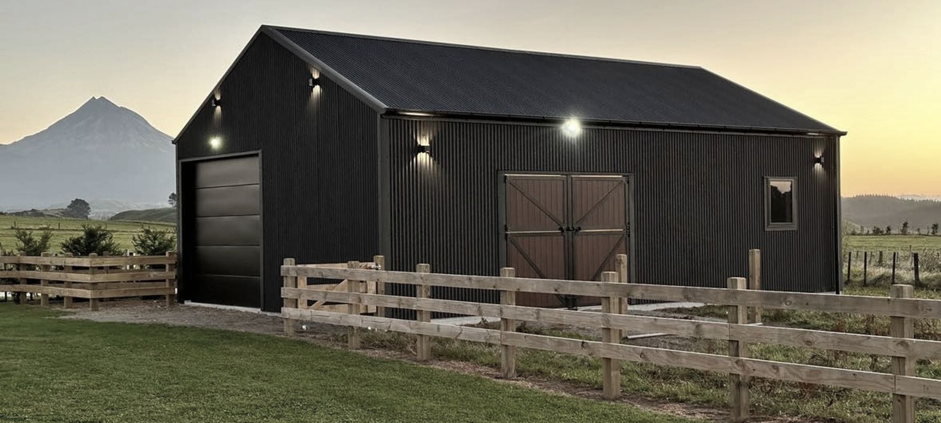 Stables fit for a King banner