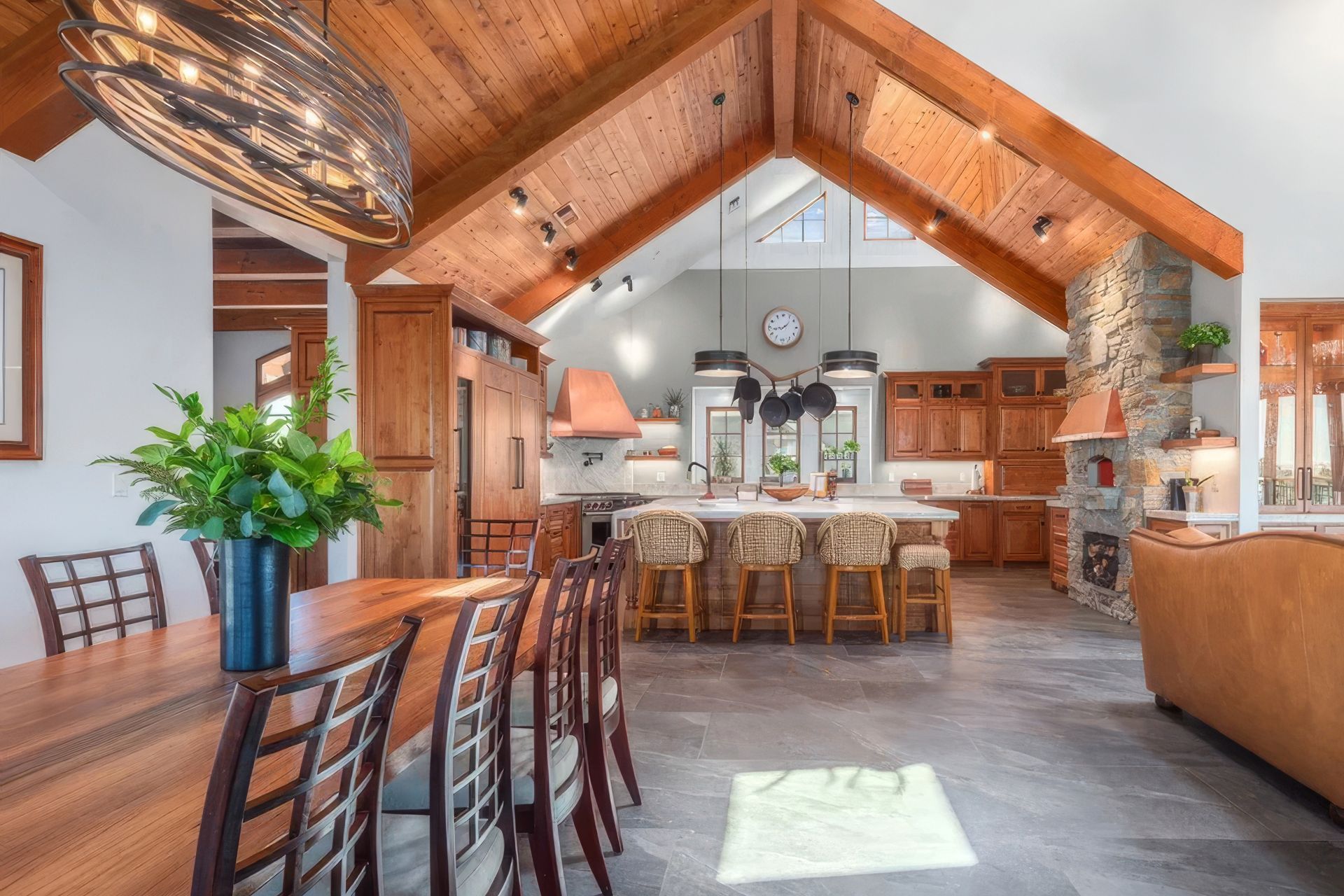 3445StageSpringsRoadInterior-16b-ap-compressed-upscaled-by-Replicate.jpg