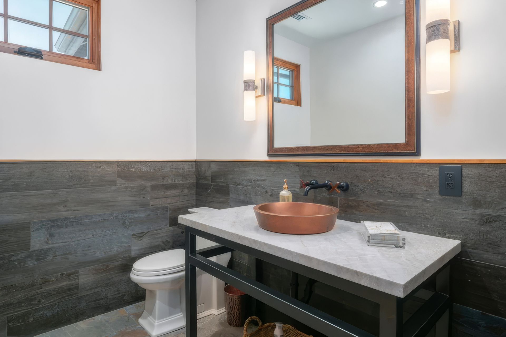 3445StageSpringsRoadInterior-23-ap-compressed-upscaled-by-Replicate.jpg