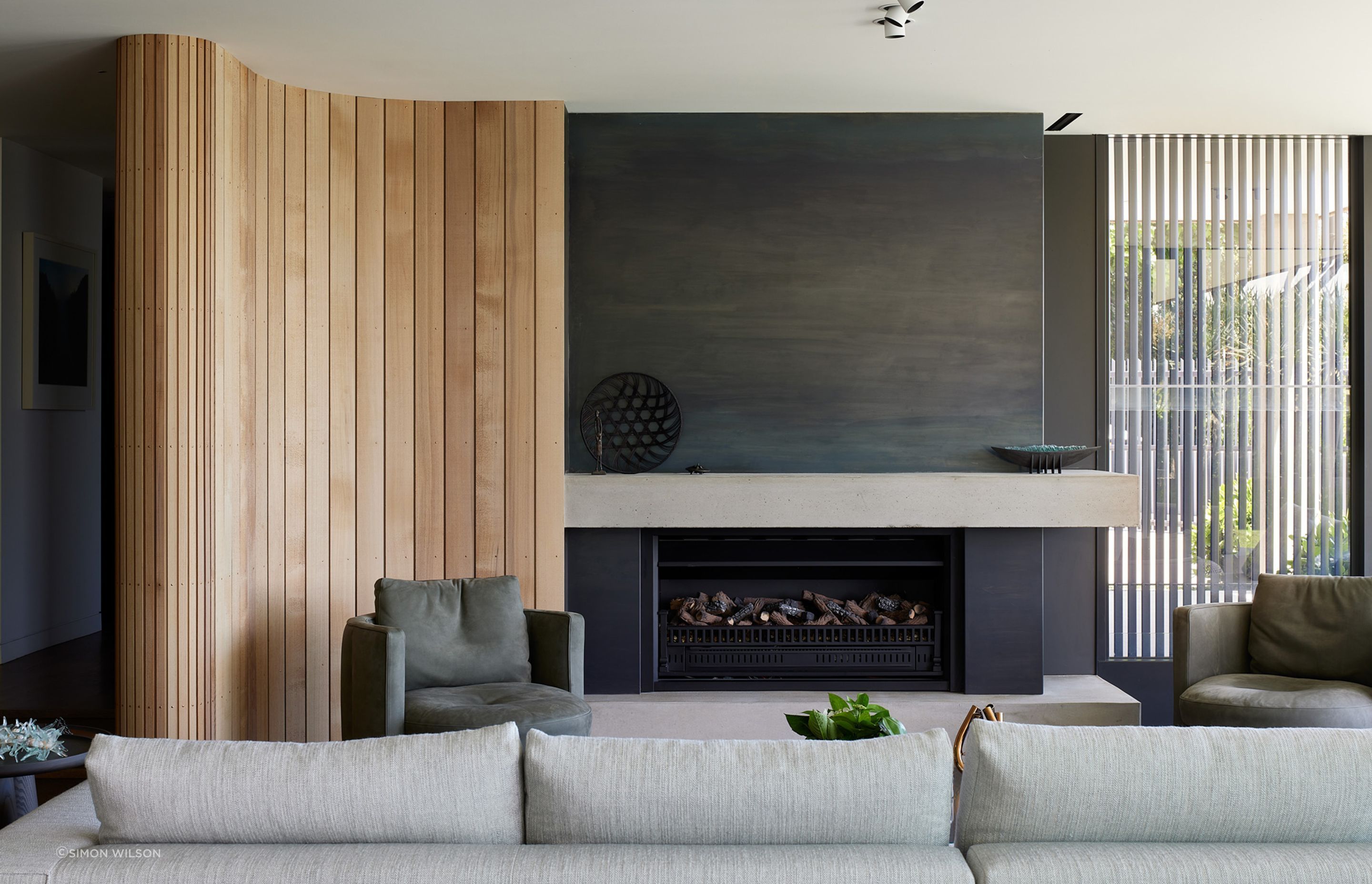 5WATERS-EDGEFireplaceSimon-Wilson4.jpg
