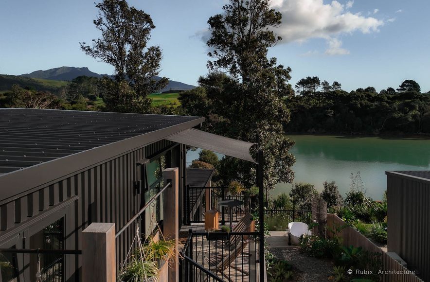 The Forlong Batch, Rangitahi Peninsula Water Front