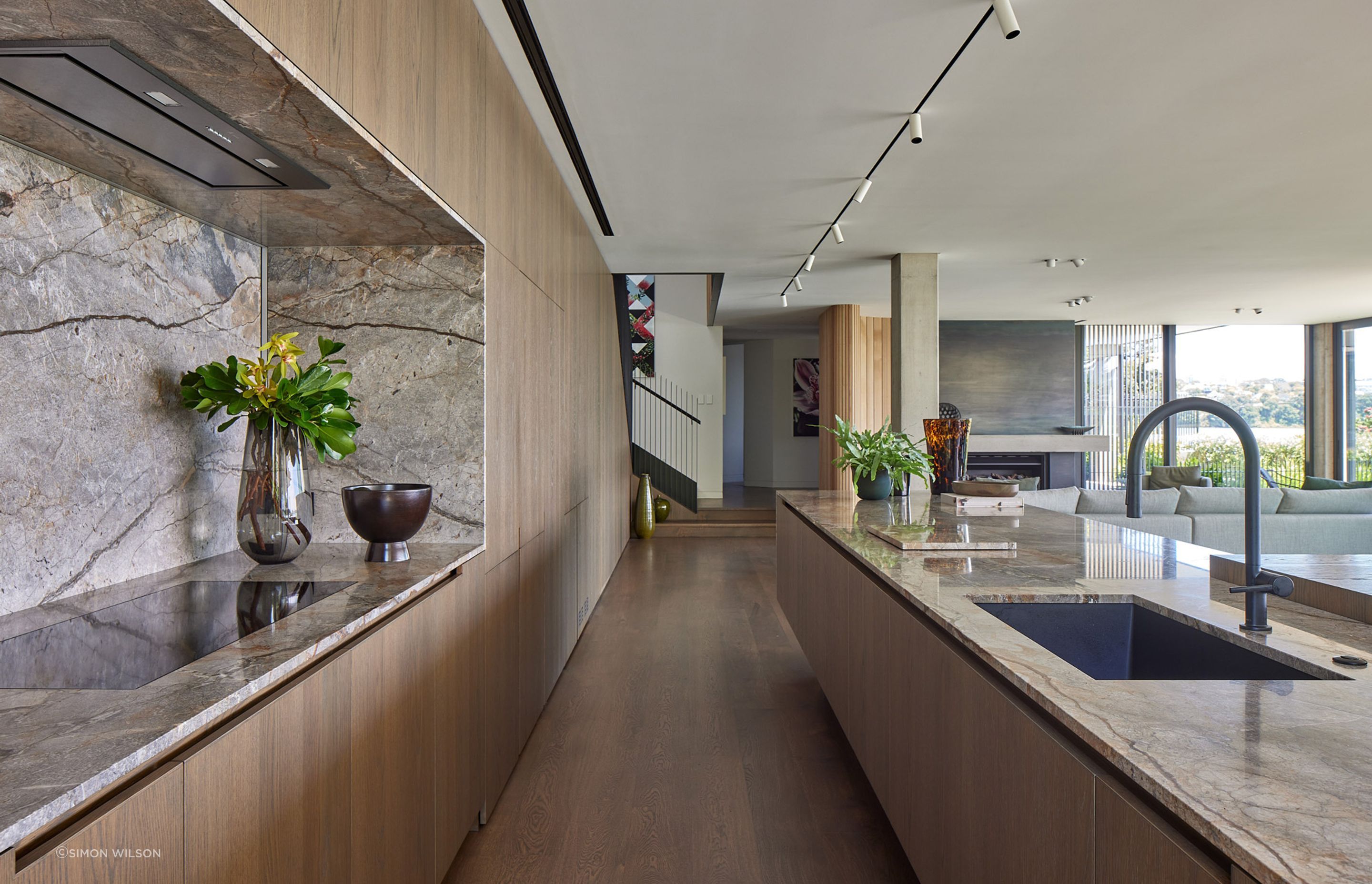 7WATERS-EDGEKitchen-Long-ViewSimon-Wilson7.jpg