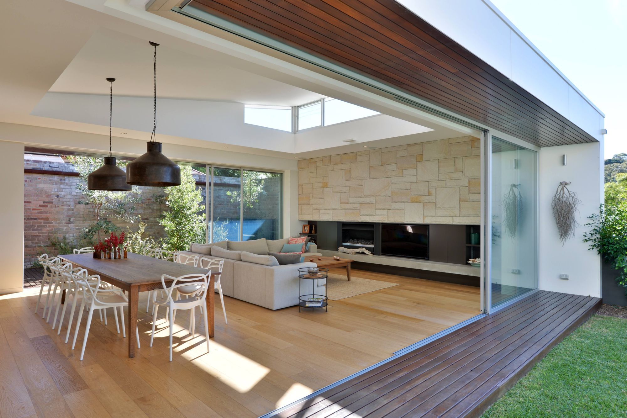 Carter St Bronte