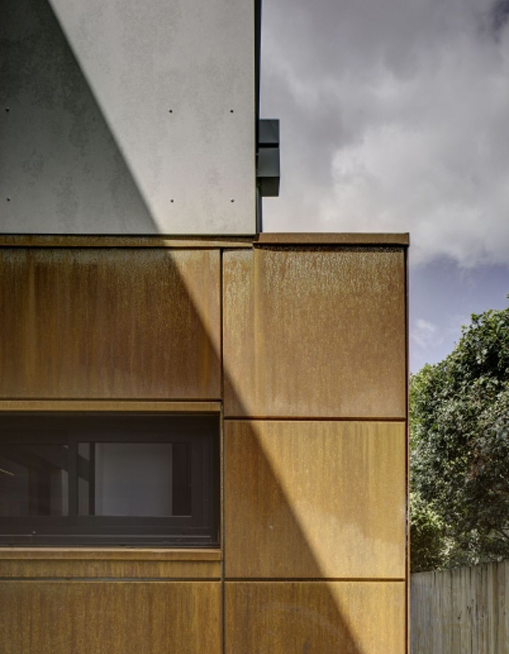 APERTURE-HOUSE02.jpg