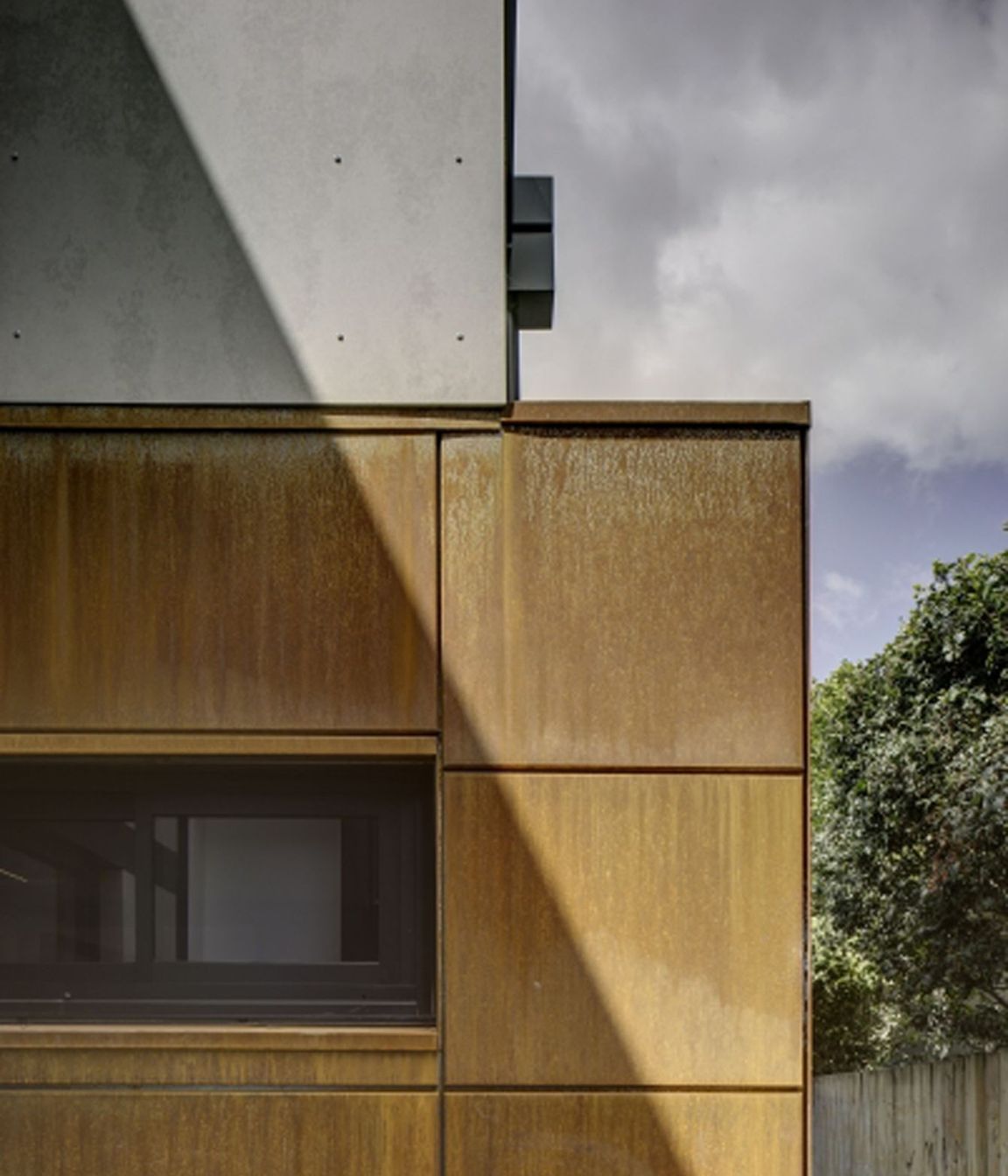 APERTURE-HOUSE02.jpg
