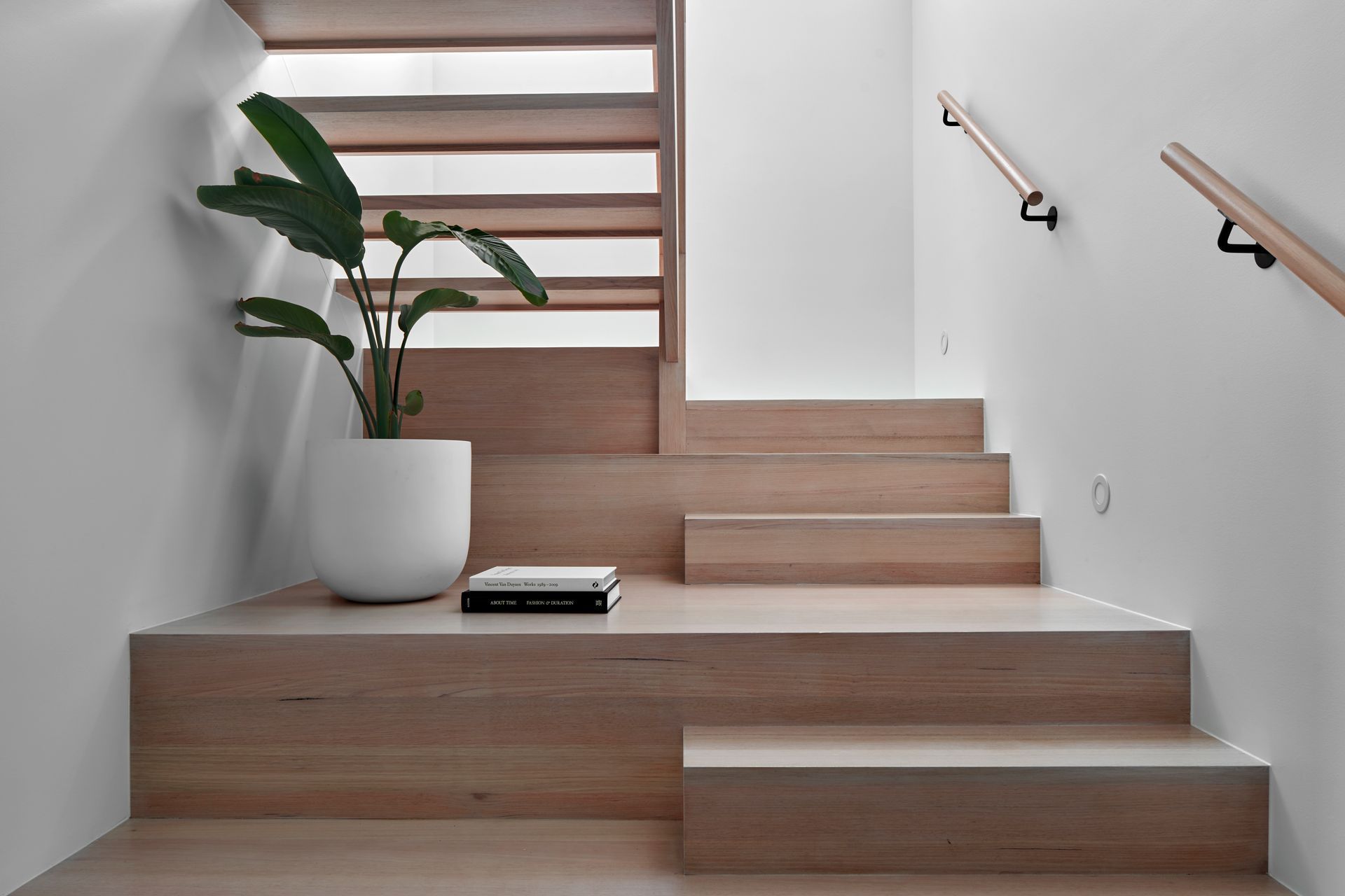 ArliHomesZuri36TheMaplesEstateINTERIORS300.jpg