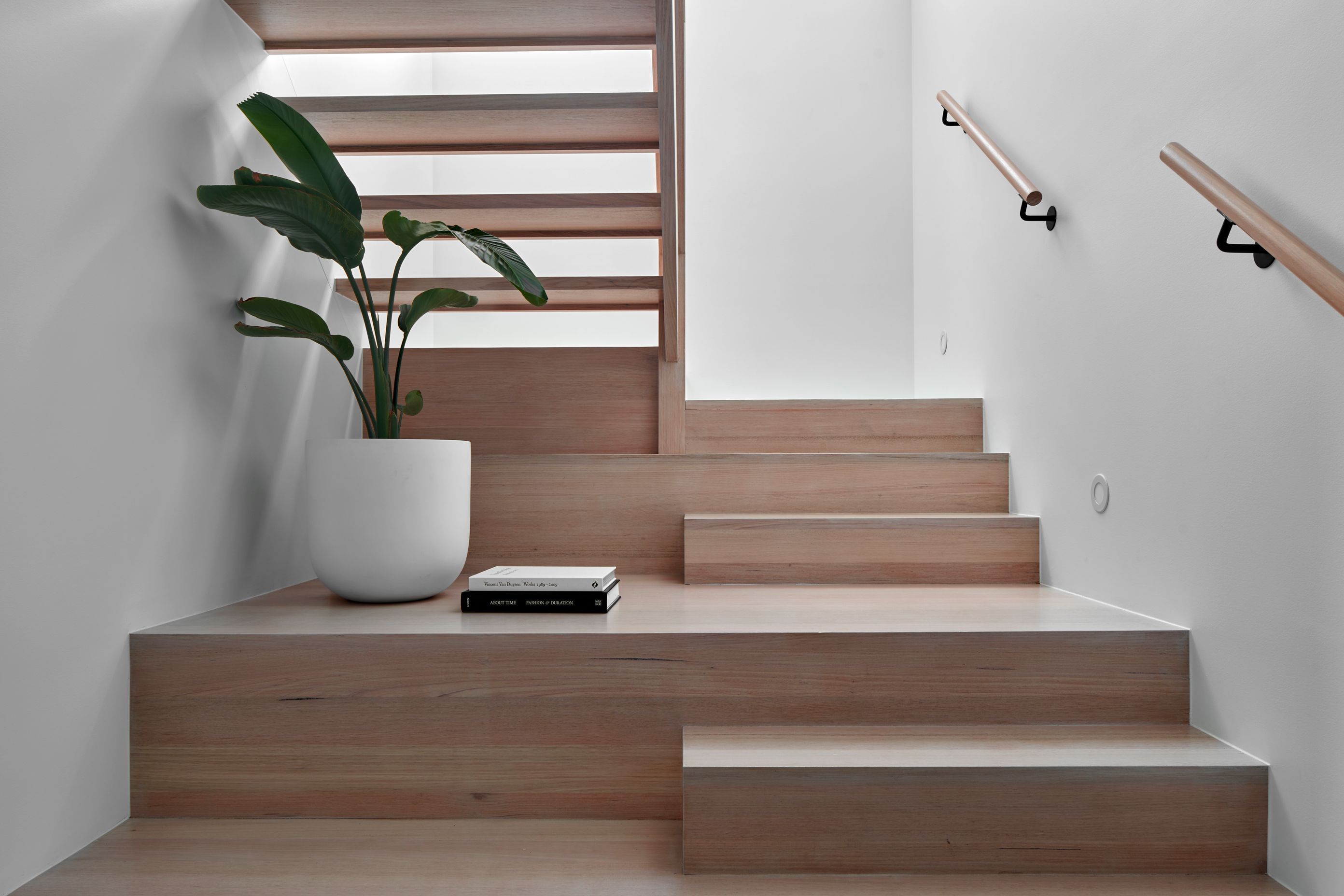 ArliHomesZuri36TheMaplesEstateINTERIORS300.jpg