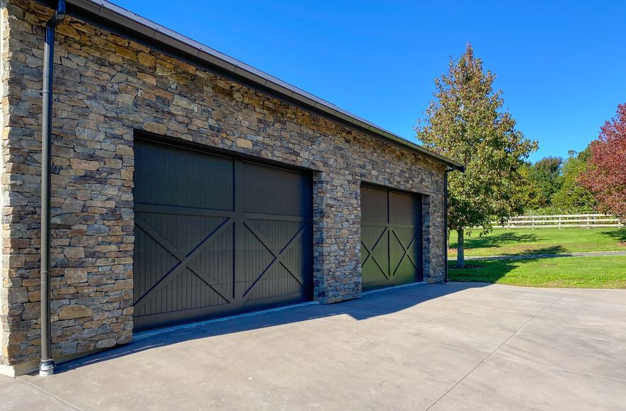 Coatesville barn with stables