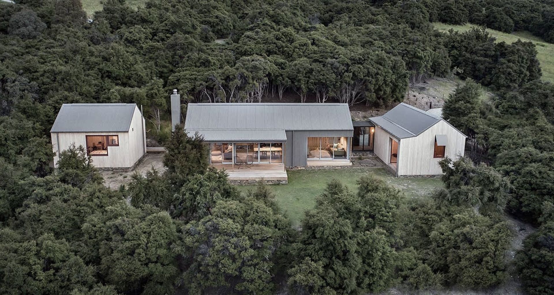 Highfield Ridge Home, Wanaka banner