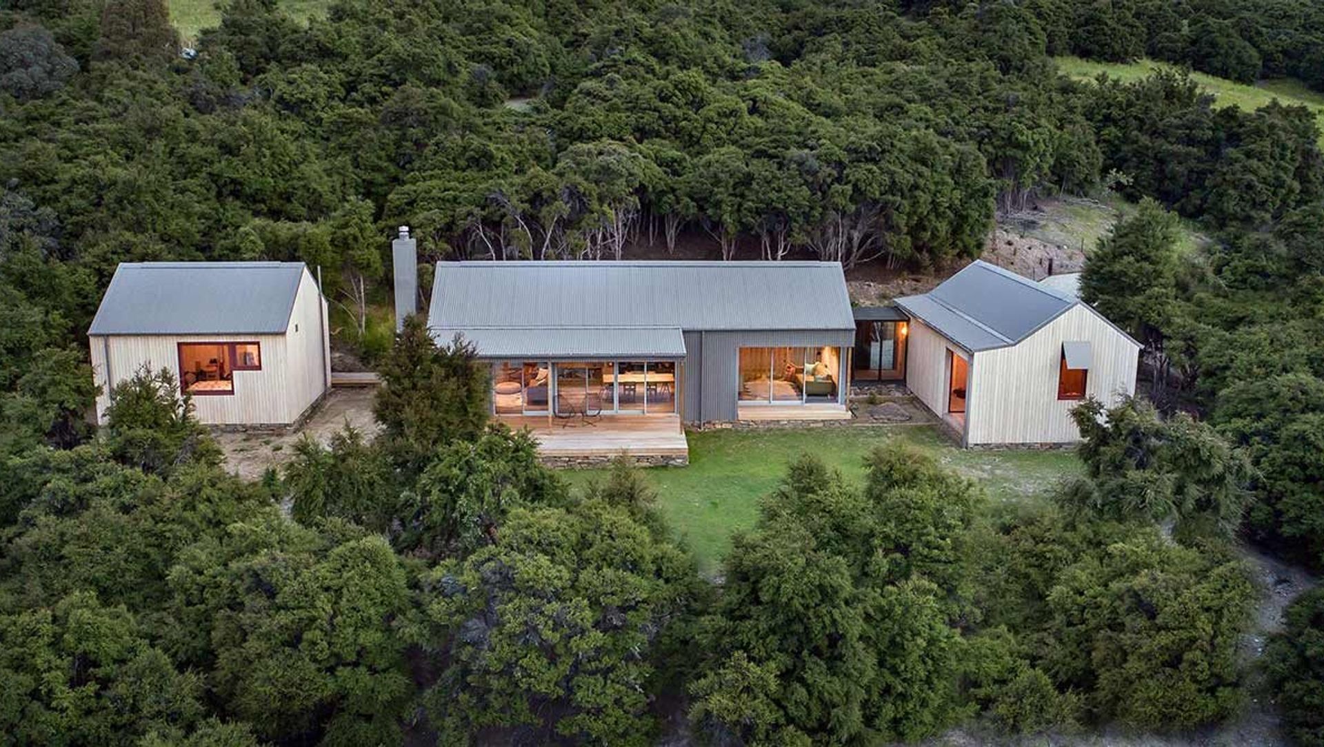 Highfield Ridge Home, Wanaka banner