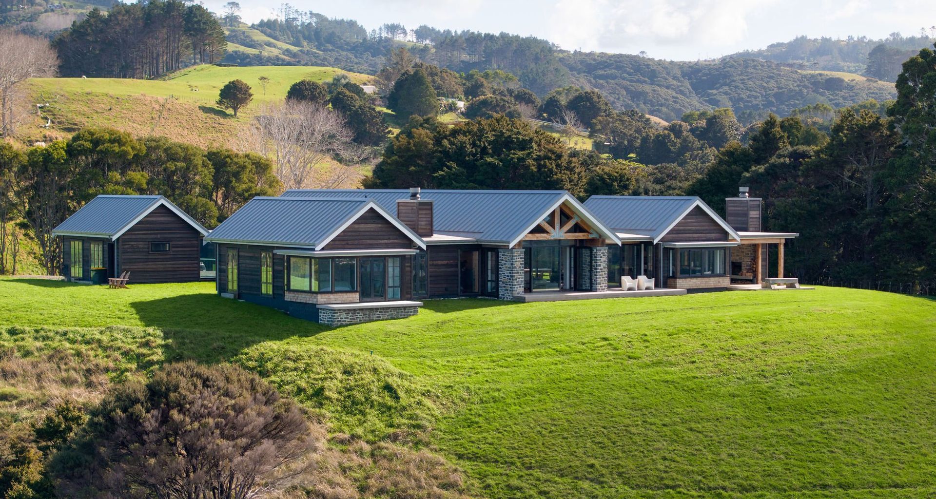 Leigh / Kourataki Farm House banner