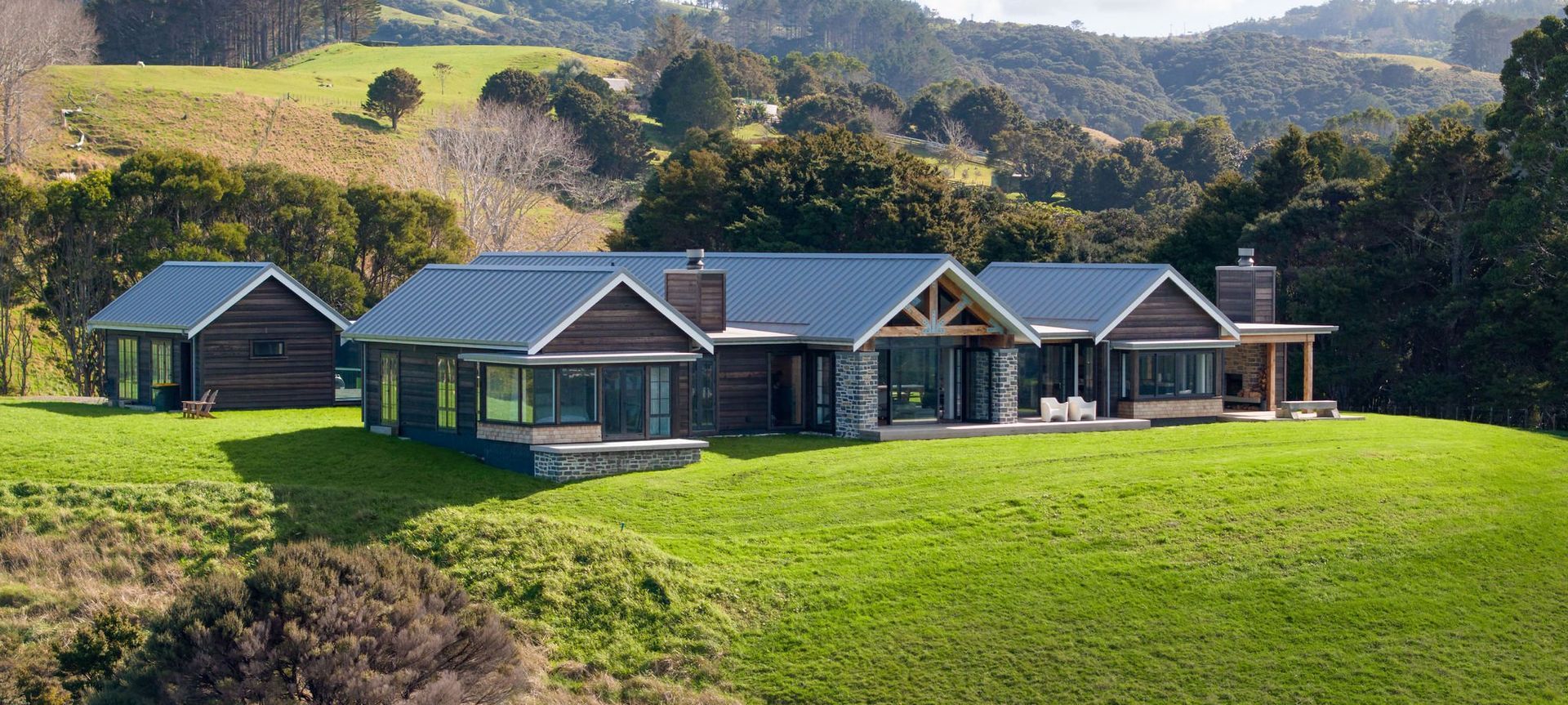 Leigh / Kourataki Farm House banner