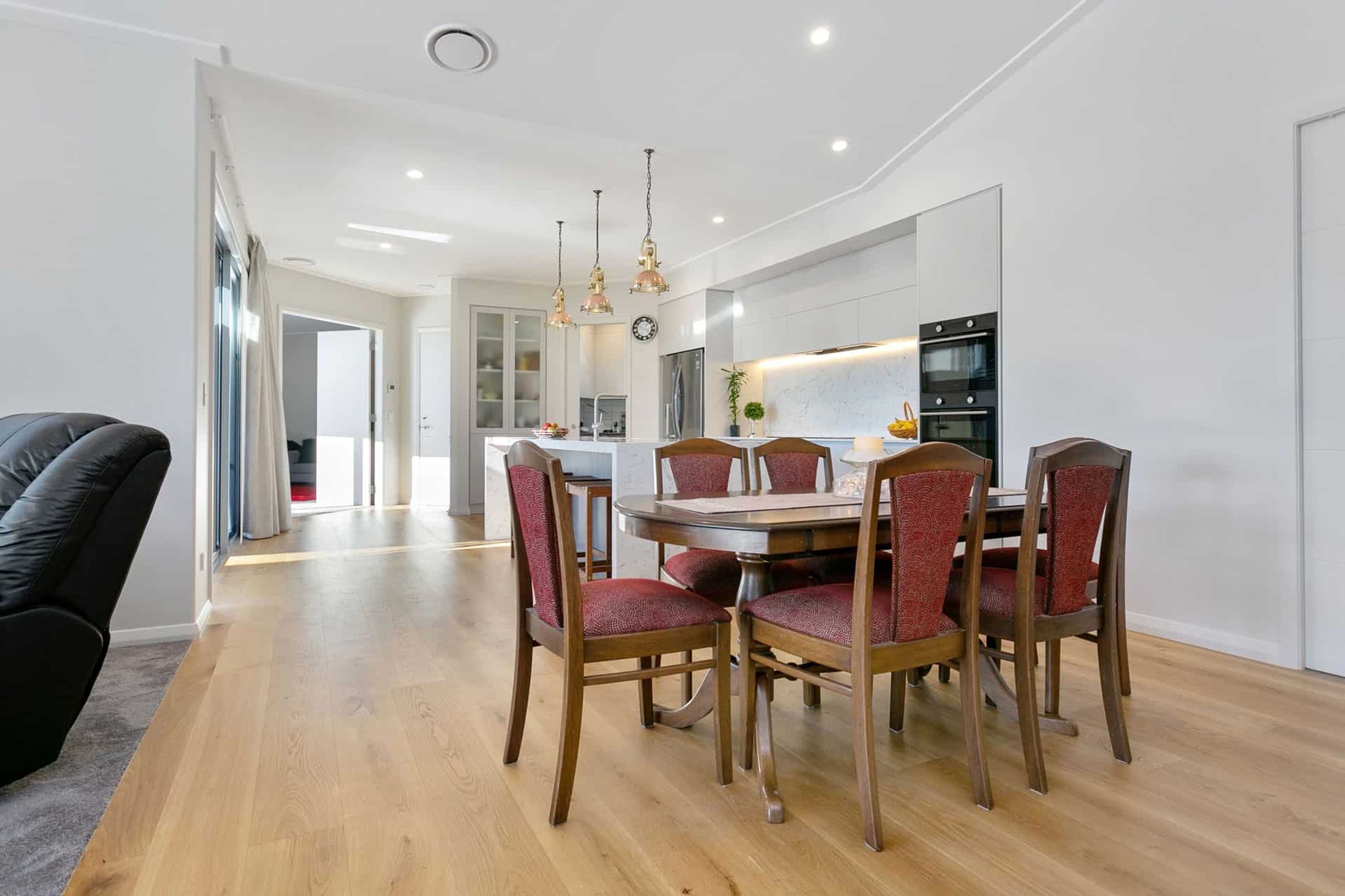 Floor-Area-373m217.jpg