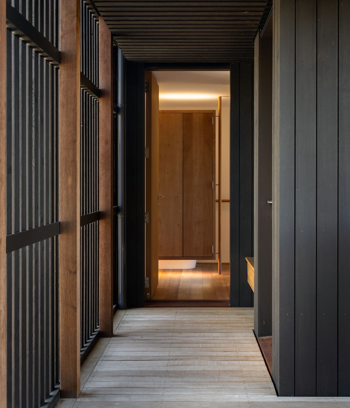 Glenmorven-Studioscovered-porchPaul-McCredie4.jpg