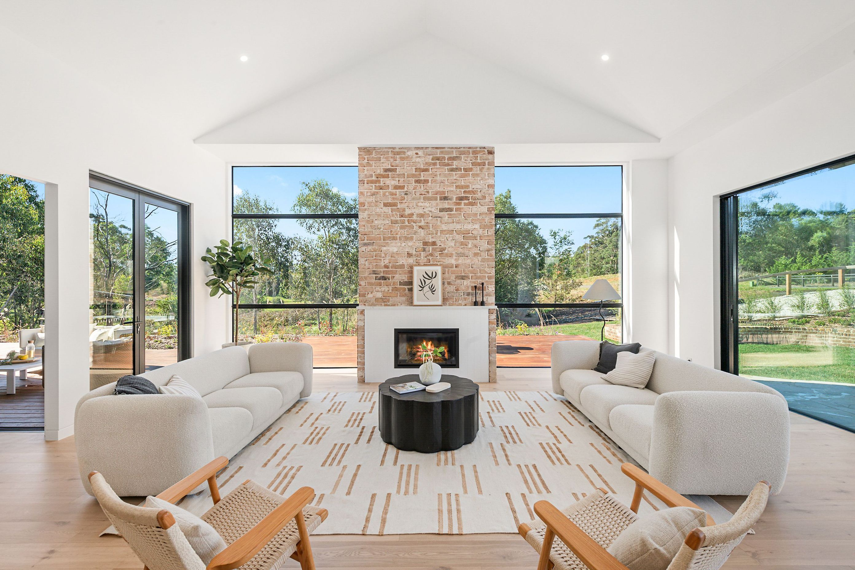 HiRes-157448-Grice-Drive-Bundanoon100928.jpg