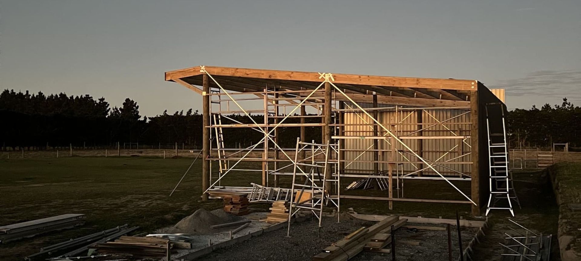 Custom Sheds, Barns & Carports – Sheds banner