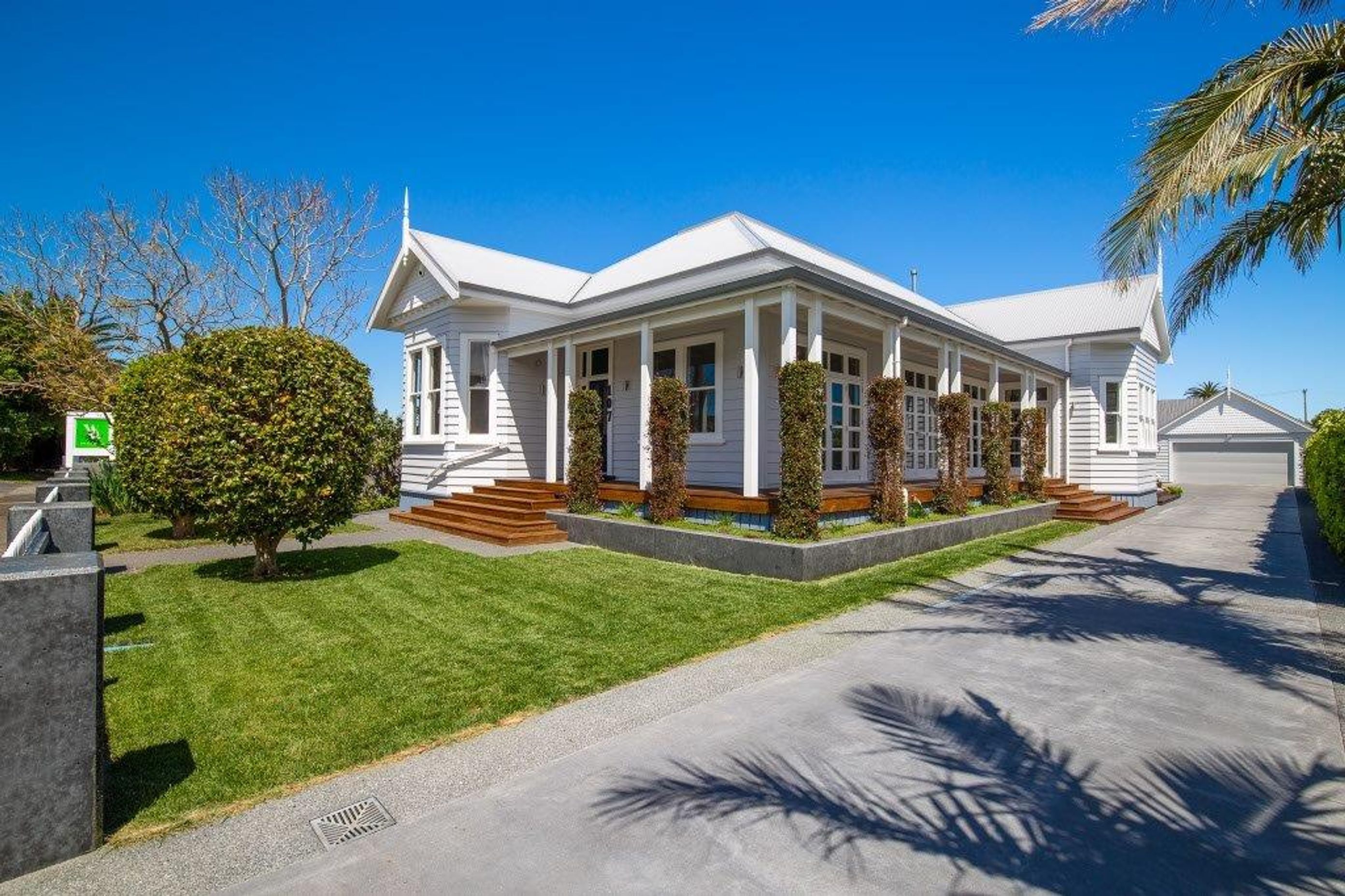 Thames Residence