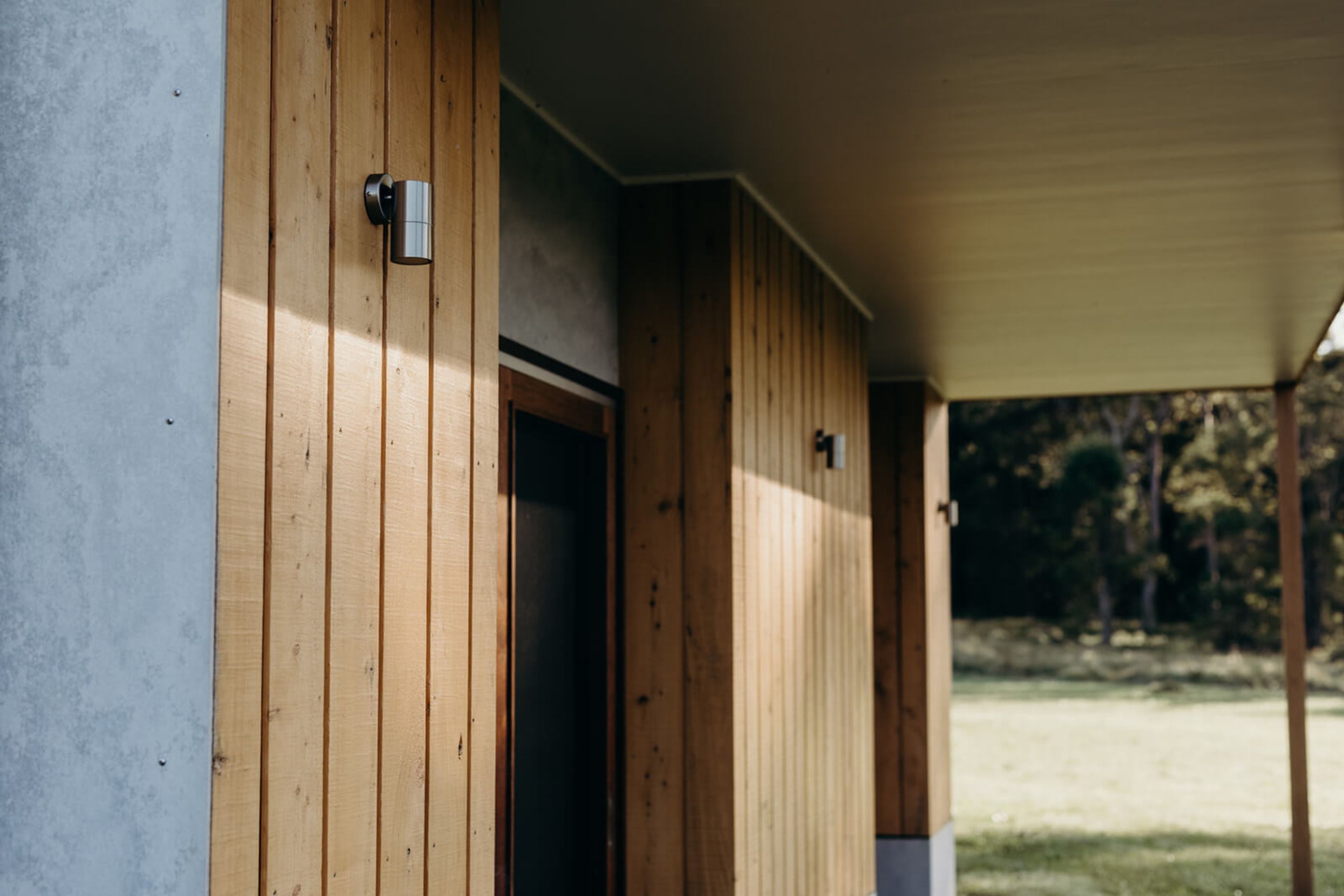 DOORALONG HOUSE