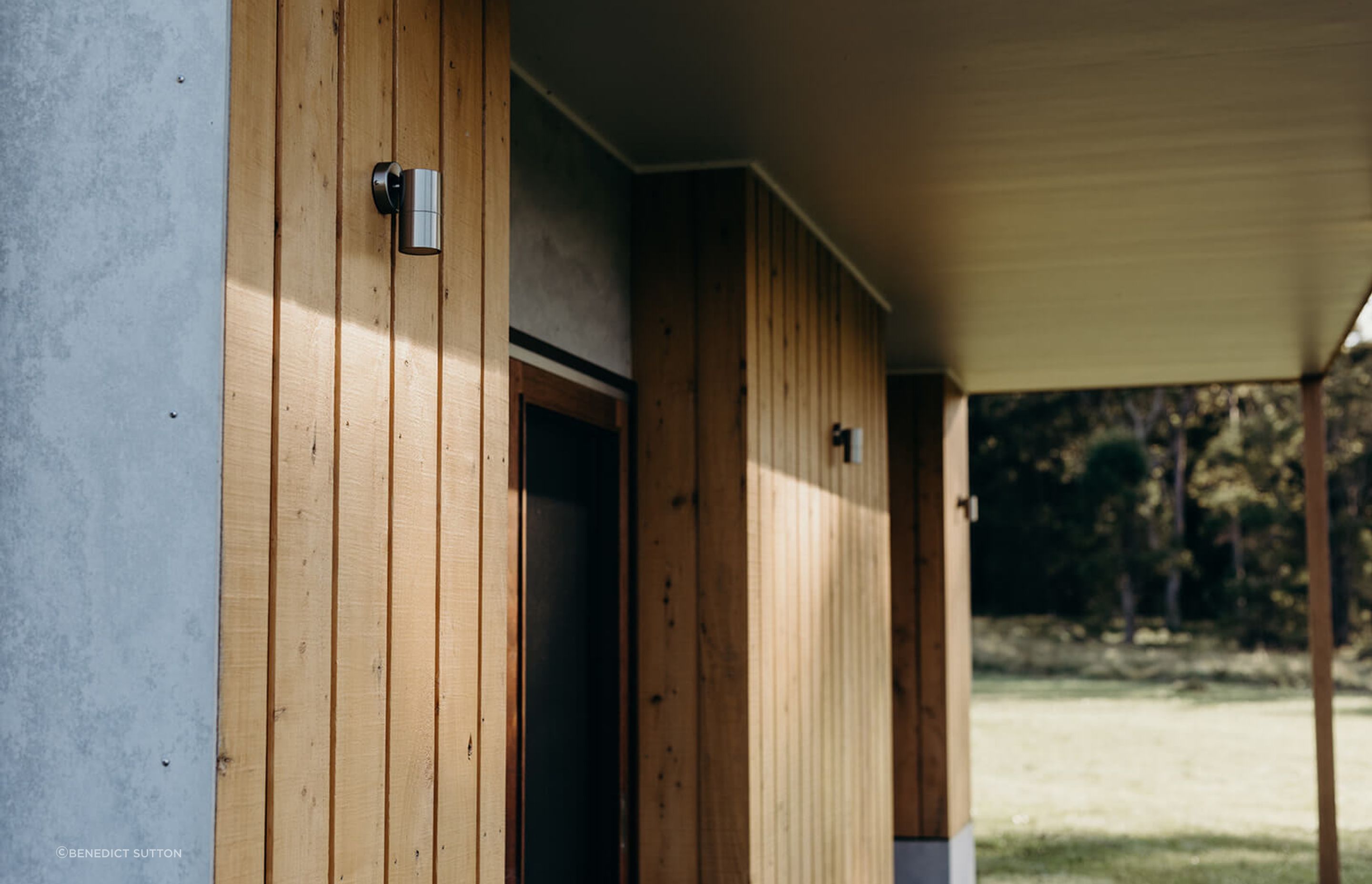 DOORALONG HOUSE