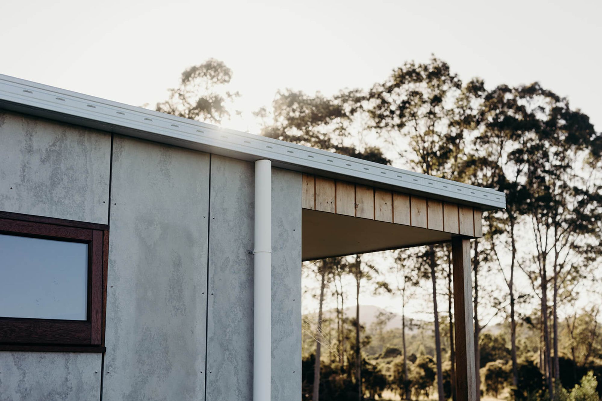 DOORALONG HOUSE