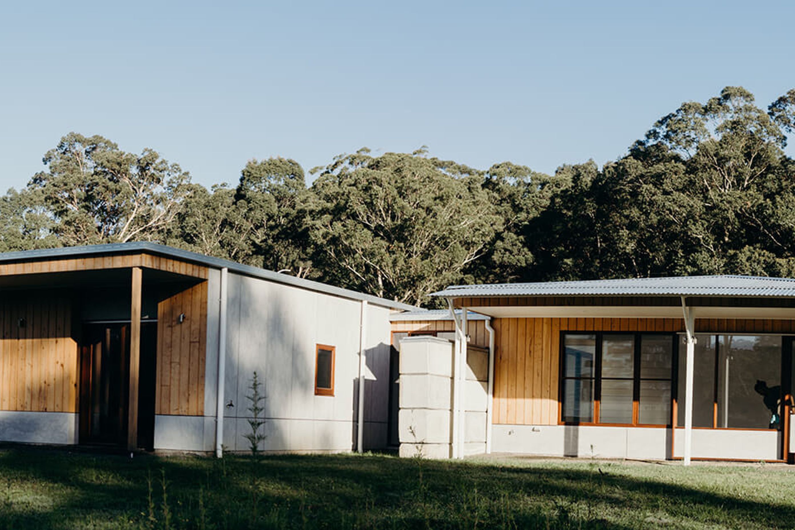 DOORALONG HOUSE